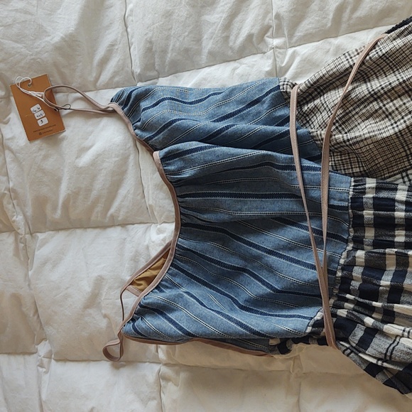 La Reunion Studio Wrap Dress - Picture 3 of 13